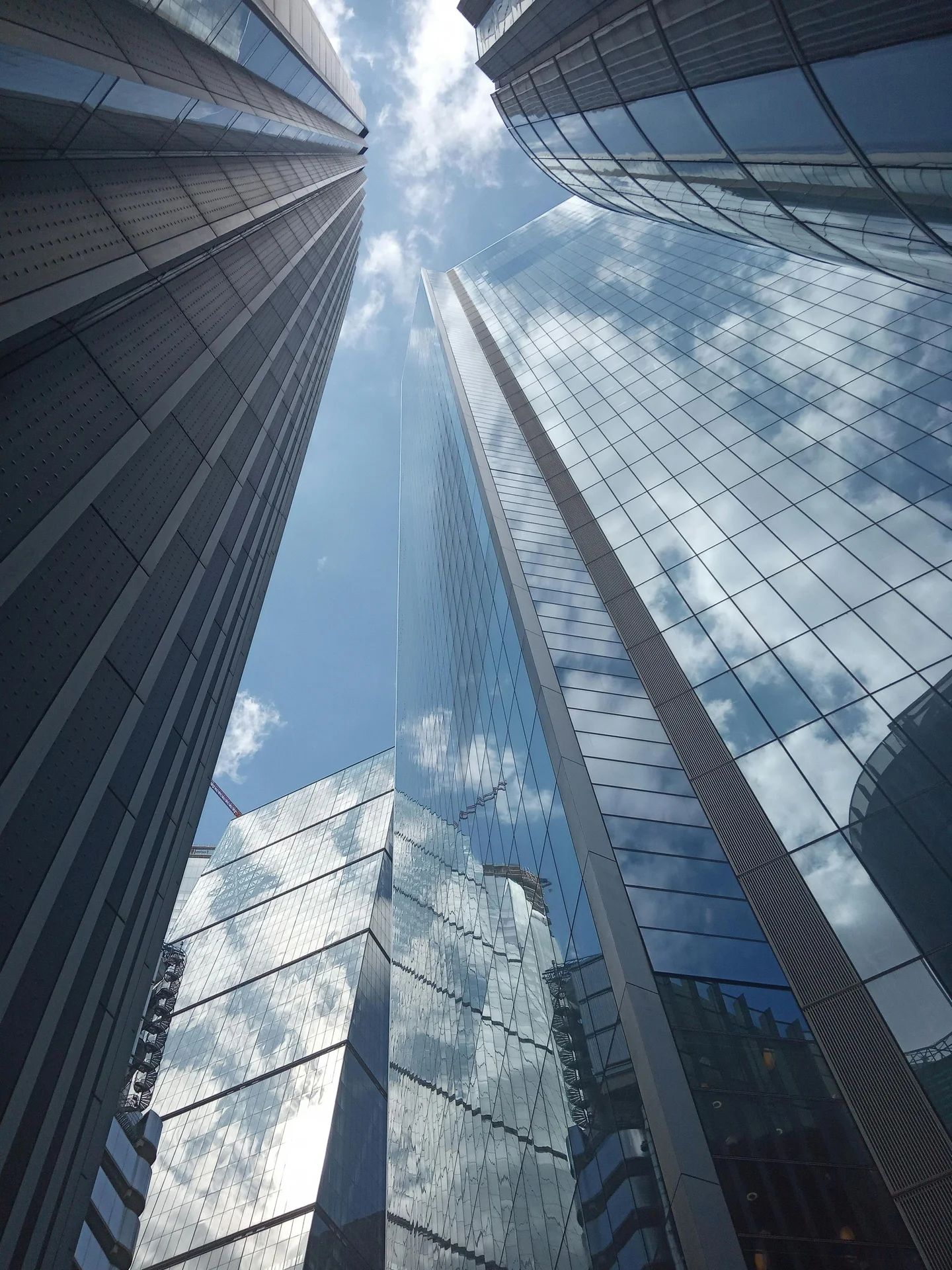 Glas-Hochhäuser – moderne Architektur realisiert durch professionelles Baumanagement